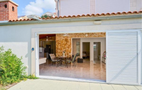2 Bedroom Pet Friendly Apartment In Bol